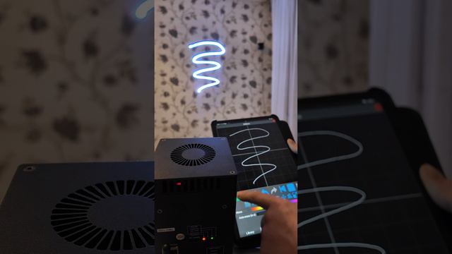 мобильный лазерный проектор для лазерного шоу lasercube mk2 смотреть онлайн