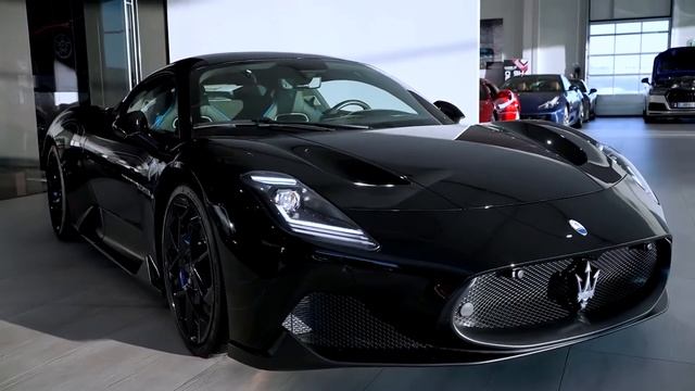 НОВЫЙ Maserati MC20 Интерьер и экстерьер в деталях!!! смотреть онлайн
