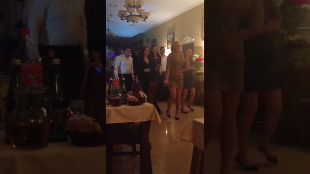 Наше поздравление на свадьбу друзей: танец. смотреть онлайн