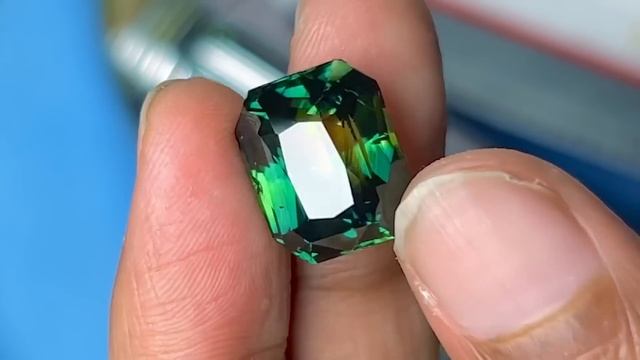 Сапфир из Мадагаскара смотреть онлайн