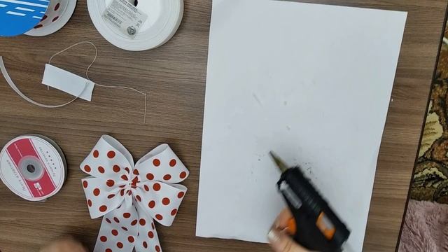 Новогодние банты в горошек смотреть онлайн