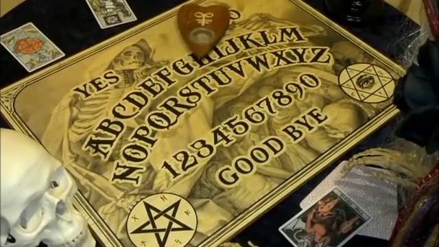 Animated Spirit Board Prop смотреть онлайн