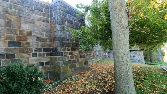 Discovering the Streets of New York ? Meet the Cloisters 4K смотреть онлайн