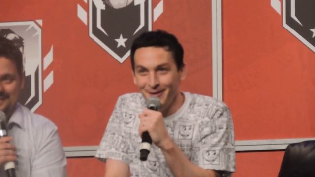 Robin Lord Taylor talking about Penguin's Walk смотреть онлайн