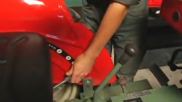 How to Drive & Operate a Tractor : How to Shift Gears on a Tractor смотреть онлайн