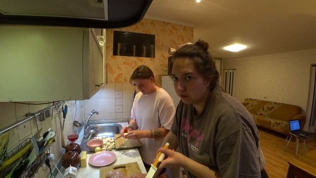 ГОТОВИМ БЫСТРО И ВЕСЕЛО! ЖУЛЬЕН В ГОРШОЧКАХ #кулинария #готовимдома #готовимбыстро смотреть онлайн