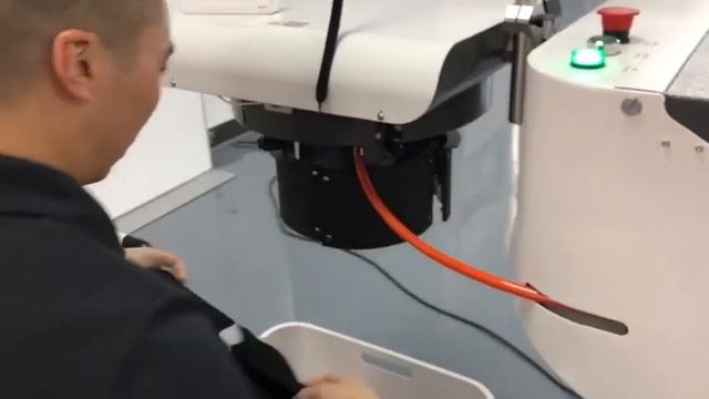 Автоматический толкатель для вставки шнура LS6021S смотреть онлайн