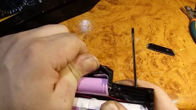 Разборка аккумулятора от ноутбука ASUS F32-K53 смотреть онлайн