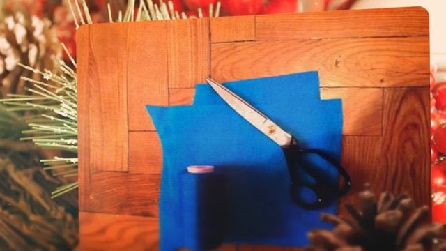 Красивая елочная игрушка