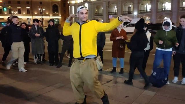 Супер хит, Звери - Все что касается, на Невском выступает группа Шумные соседи и их солист Роман! смотреть онлайн