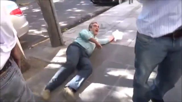 Ay, prensa, prensa, me empujaron - Sebastian Simone CUT смотреть онлайн