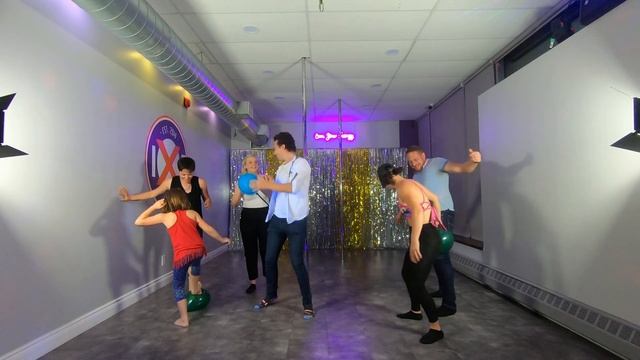 Balloon Pop Game - IXF Electric Glow смотреть онлайн
