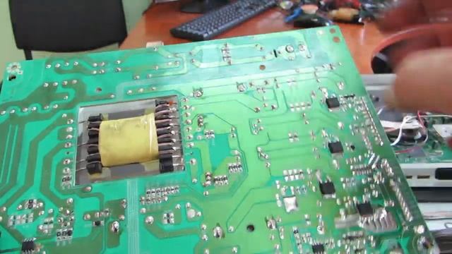 Ремонт телевизора TECHNO LED PX32 после грозы смотреть онлайн