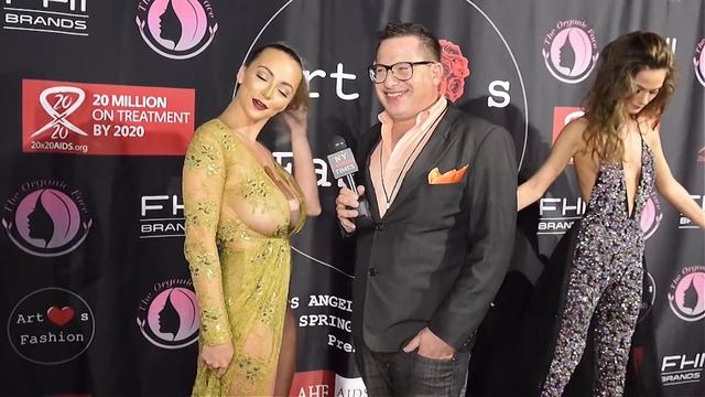 Internet sensation Lindsey Pelas wears Stello on the Art Hearts FW Red Carpet in Los Angeles, CA смотреть онлайн
