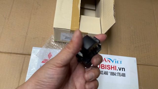 Công tắc lên xuống kính đơn trước sau xe Mitsubishi Attrage và Mirage смотреть онлайн
