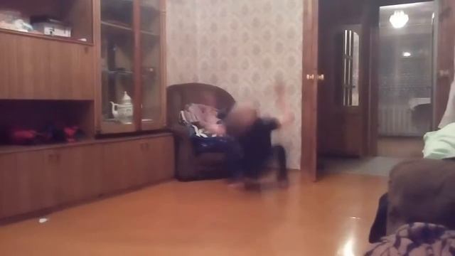 Как научиться делать передний фляг и рандат смотреть онлайн