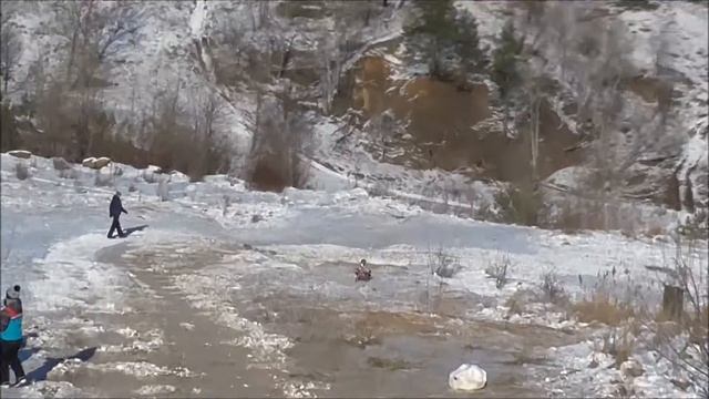 Горноныжный комплекс Вышгора катание на санках лыжи в Вышгороде санки смотреть онлайн