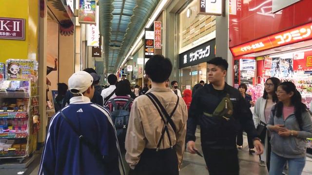 Прогулка по Дотонбори, Осака смотреть онлайн