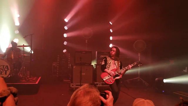 Greta Van Fleet Edge Of Darkness смотреть онлайн