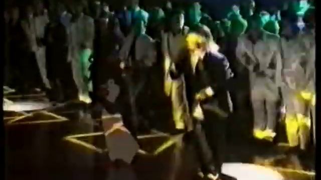 Genio & Pierrots - Il Ballo del pinguino смотреть онлайн
