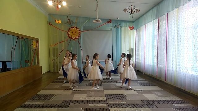 Танцевальный ансамбль Улыбка- МБДОУ д/с № 64- Синий платочек смотреть онлайн