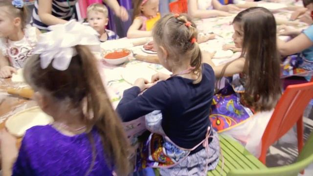 ДАШЕ 7 лет, репортаж. Праздник с клоуном ГЕНЕЙ. BATON prod. смотреть онлайн