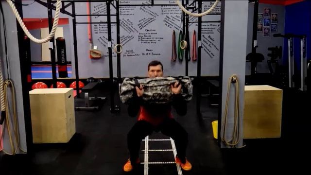ФУНКЦИОНАЛЬНАЯ ТРЕНИРОВКА С МЕШКОМ. УКРЕПЛЯЕМ НОГИ смотреть онлайн
