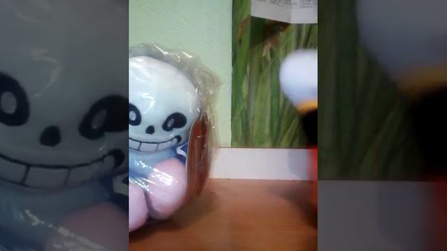 Распоковка игрушек и кофты Undertale смотреть онлайн