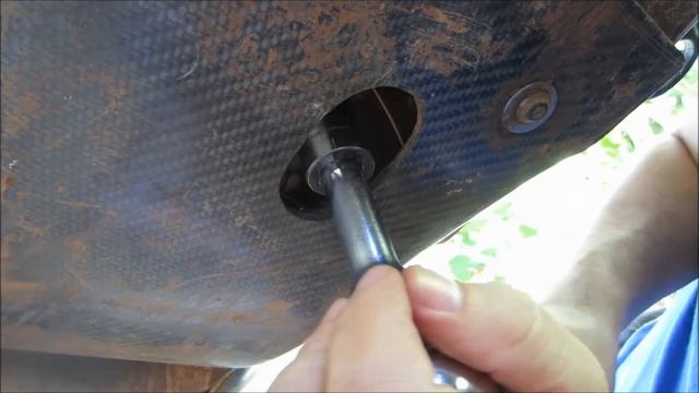 I do an oil change on a 1999 CR250R смотреть онлайн
