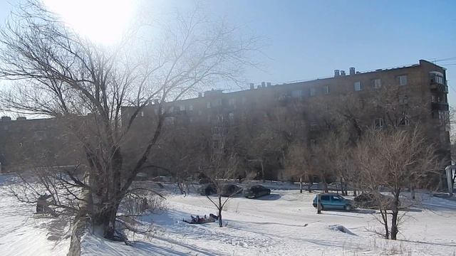 Майкудук | дети катаются на санках 15мкр смотреть онлайн