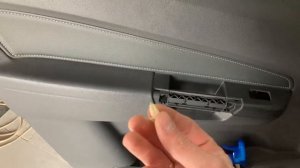 Як зняти карту задньої дверки Opel Zafira/ Как снять карту задней дверки Опель Зефіра