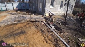 Дорожные плиты - самое дешевое основание для въезд на участок при строительстве своими руками