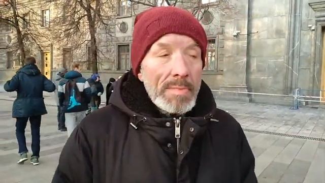 ⚡ Пикетная очередь у здания ФСБ в поддержку узников дела «Сети» смотреть онлайн