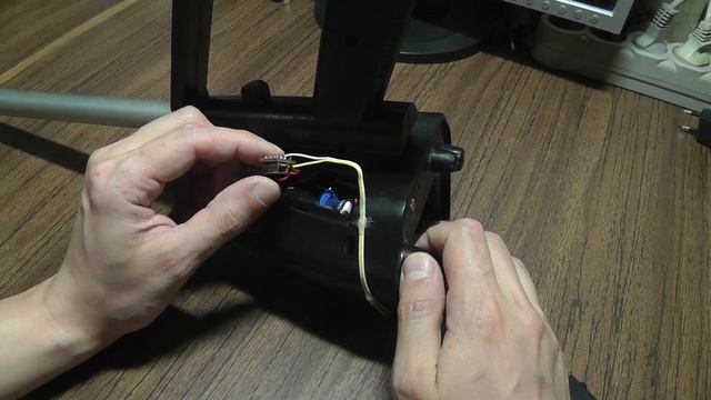 Металлоискатель MD-4030 переводим на аккумулятор (часть 1) смотреть онлайн