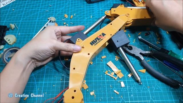 HOW TO UPGRADE HUINA RC EXCAVATOR Using Arm Strength Servo