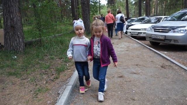 Мишка косолапый по лесу идет.. смотреть онлайн