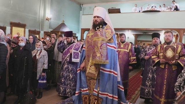 Митрополит Феодор совершил Всенощное бдение в Свято-Духовом монастыре. Апрель 2021. смотреть онлайн