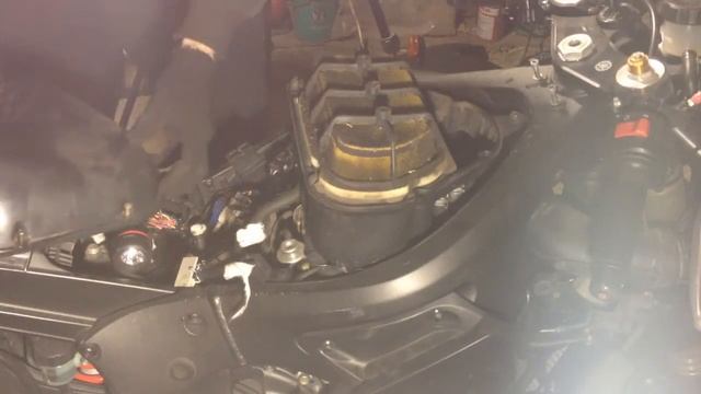 Как снять радиатор на мотоцикле Yamaha R6 2005 (2003-2004) снятие замена радиатора смотреть онлайн