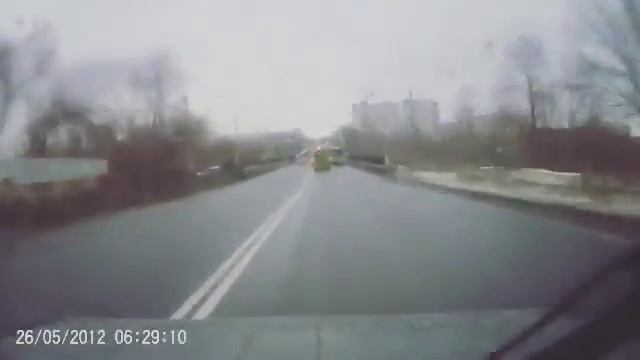 Автобусный Дрифт Развернуло маршрутку #Харьков смотреть онлайн