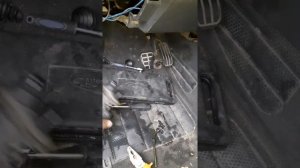 Снятие главного цилиндра сцепления шаран, гэлакси, альхамбра