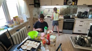 ГОРЯЧИЕ БУТЕРБРОДЫ, ПРИГОТОВЯТ ДАЖЕ ДЕТИ.