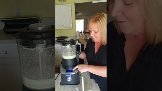 Pampered Chef Deluxe Cooking Blender Nacho cheese sauce смотреть онлайн