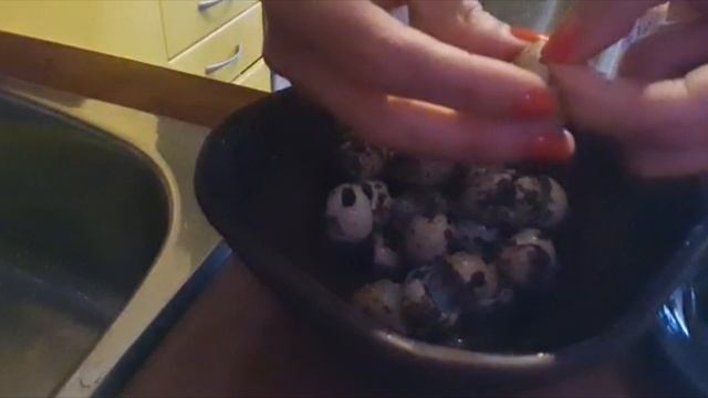 Готовим кальций дома. Средство для костей и суставов. Яичная скорлупа от 100 болезней. смотреть онлайн