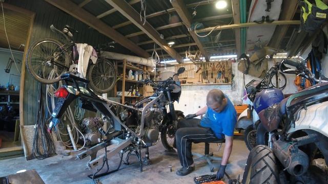 XL 600 V ENGINE SWAP I 16 HOURS смотреть онлайн