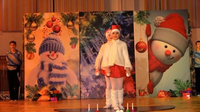 Цирковая школа г.Арсеньев-жонглёры на отскок смотреть онлайн