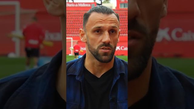 Entrevista a Vedat Muriqi en Mallorca смотреть онлайн