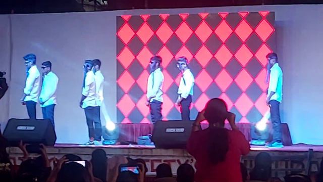 Kavya's Group Dance in Annual Day 2022 of National English School Junior College смотреть онлайн