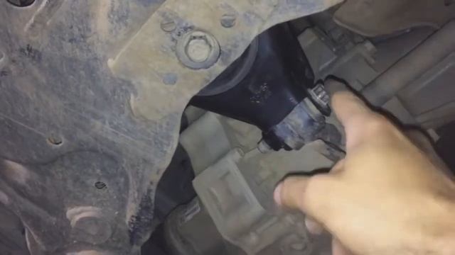 Замена нижней опоры двигателя. Мазда 3 (Аксела) 1 поколение 2005г. смотреть онлайн