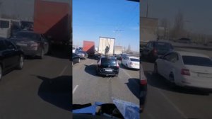 Когда очень хочется в туалет! Но ты в пробке