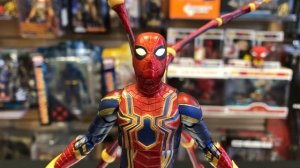 Обзор фигурки Спайдермена — Avengers Infinity War Marvel Select Iron Spider-Man